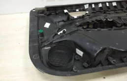 Обшивка двери передняя левая для Hyundai Solaris 2019 года на фотографиях