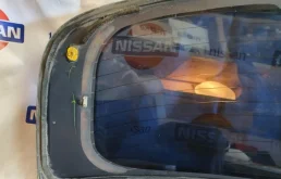 Лобовое (ветровое) стекло для Nissan Qashqai на фотографиях