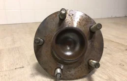 Ступица колеса задняя левая для Mitsubishi ASX 2011 года на фотографиях