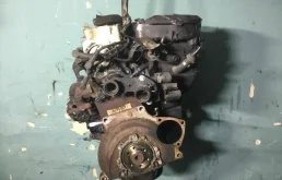 Двигатель без навесного для Volkswagen Polo 1999 года на фотографиях