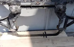 Панель радиатора (телевизор) для BMW X3 2008 года на фотографиях