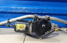 Трапеция стеклоочистителей для Renault Logan 2015 года на фотографиях