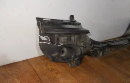 Кронштейн заднего бампера левый для BMW 5er 2015 года на фотографиях