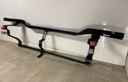 Усилитель переднего бампера для Mitsubishi Pajero Sport 2002 года на фотографиях