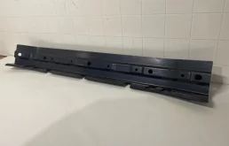 Усилитель переднего бампера для Mitsubishi Pajero Sport 2024 года на фотографиях