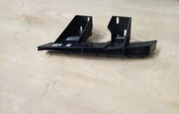 Усилитель переднего бампера для Audi Q7 2013 года на фотографиях