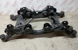 Задний подрамник для Suzuki Grand Vitara 2006 года на фотографиях