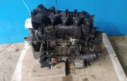 Двигатель без навесного для Peugeot 407 на фотографиях