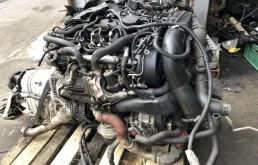 Двигатель для Jaguar XF 2010 года на фотографиях