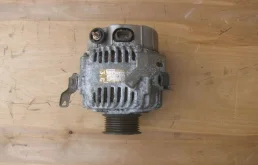 Генератор для Toyota RAV4 2002 года на фотографиях