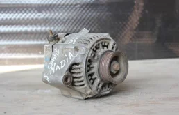 Генератор для Toyota RAV4 2000 года на фотографиях