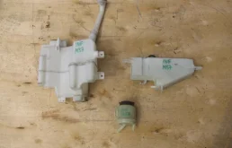 Расширительный бачок радиатора для Infiniti M на фотографиях