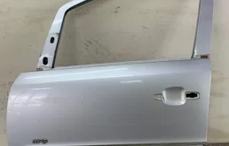 Двери для Opel Zafira 2007 года на фотографиях