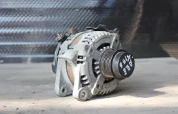 Генератор для Toyota RAV4 на фотографиях