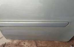 Двери для Opel Zafira 2007 года на фотографиях