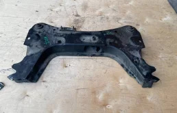 Подрамник двигателя для Nissan Note на фотографиях