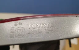 Фонарь правый для Toyota Corolla 2012 года на фотографиях