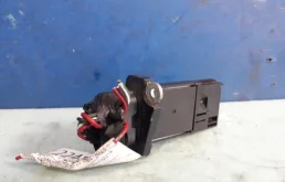 Датчик массового расхода воздуха для Nissan X-Trail на фотографиях