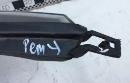 Фара правая для Ford Explorer 2012 года на фотографиях