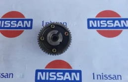 Регулятор фаз газораспределения для Nissan X-Trail 2002 года на фотографиях