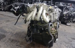 Двигатель для Nissan Primera 1999 года на фотографиях