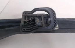 Стеклоподъемник задний левый для Skoda Rapid 2013 года на фотографиях