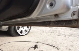 Дверь передняя правая для Audi A4 2001 года на фотографиях