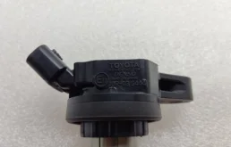 Катушка зажигания для Toyota Corolla 2008 года на фотографиях