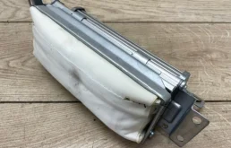 Подушка безопасности пассажира для Volkswagen Touareg на фотографиях