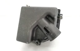 Корпус воздушного фильтра для Toyota RAV4 на фотографиях