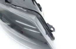 Фара ксенон левая для Audi Q7 2006 года на фотографиях