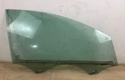 Стекло двери переднее правое для Audi Q7 на фотографиях