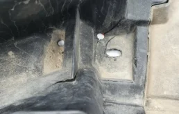 Жабо правое для Nissan Note на фотографиях