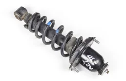 Стойка амортизационная (в сборе) задняя левая для Toyota Avensis Седан T250 2003-2008