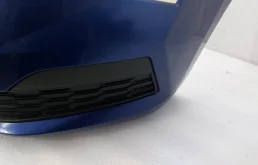 Решетка переднего бампера правая нижняя для Skoda Rapid 2020 года на фотографиях