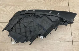 Фары для Volkswagen Touareg 2015 года на фотографиях