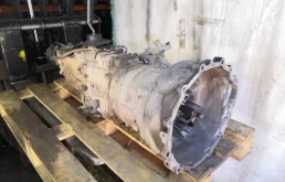 Двигатель без навесного для Mitsubishi Pajero 2014 года на фотографиях