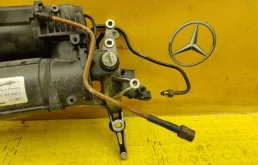 Компрессор пневмоподвески задний для Porsche Cayenne на фотографиях