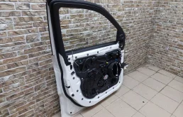 Дверь передняя левая для Jeep Grand Cherokee на фотографиях