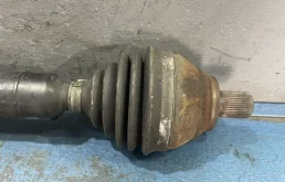 Привод передний правый для Volkswagen Passat 2014 года на фотографиях