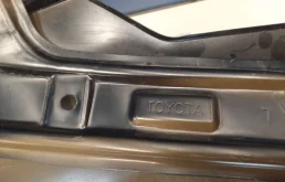 Крылья для Toyota Corolla 2019 года на фотографиях