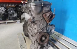 Двигатель без навесного для Toyota RAV4 2008 года на фотографиях