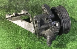 Насос ГУР для BMW X3 2006 года на фотографиях