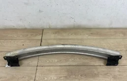 Усилитель заднего бампера для Audi Q7 2015 года на фотографиях