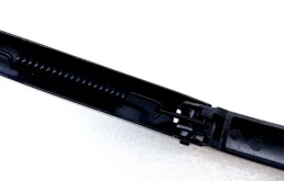 Поводок лобового стеклоочистителя правый для Hyundai Solaris 2020 года на фотографиях