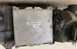 Фара ксенон правая для Audi Q7 на фотографиях