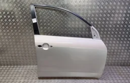 Дверь передняя правая для Toyota RAV4 на фотографиях