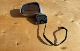 Зеркало боковое левое для Nissan Tiida 2012 года на фотографиях