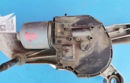 Трапеция стеклоочистителей для Mercedes-Benz C class на фотографиях