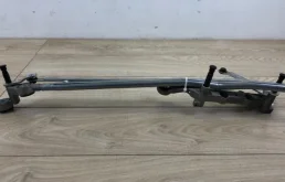 Трапеция стеклоочистителей для Audi Q7 2009 года на фотографиях